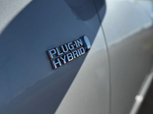 Used 2021 Toyota Prius Prime XLE FWD image 40