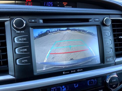 Used 2017 Toyota Highlander XLE AWD/4WD image 29