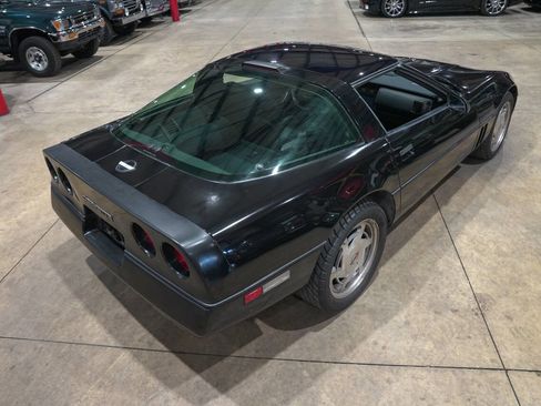 Used 1989 Chevrolet Corvette Coupe RWD image 17