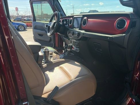 Used 2022 Jeep Gladiator Rubicon w/ LED Lighting Group image 11