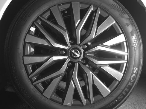 Used 2025 Nissan Altima 2.5 SV image 14