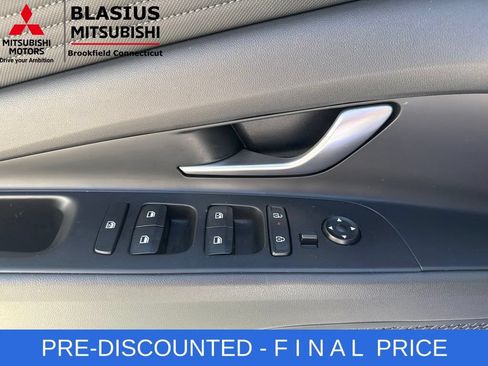 Used 2024 Hyundai Elantra SEL w/ Convenience Package FWD image 15