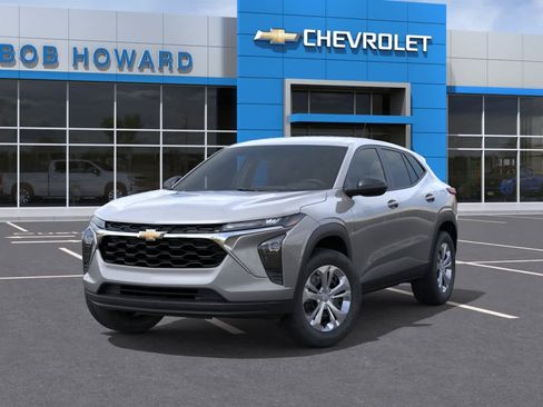 New 2026 Chevrolet Trax LS w/ Driver Confidence Package FWD image 6