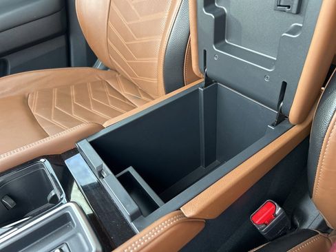 Used 2024 Nissan Pathfinder Platinum image 42