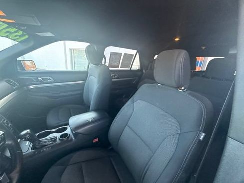 Used 2018 Ford Explorer XLT FWD image 13