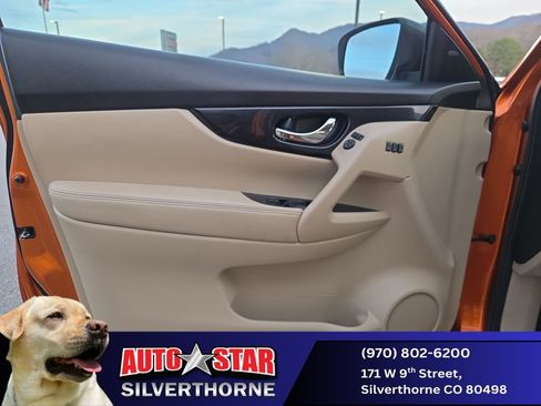 Used 2017 Nissan Rogue SL w/ SL Premium Package image 10