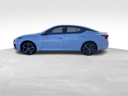 Used 2023 Nissan Altima 2.5 SR image 4