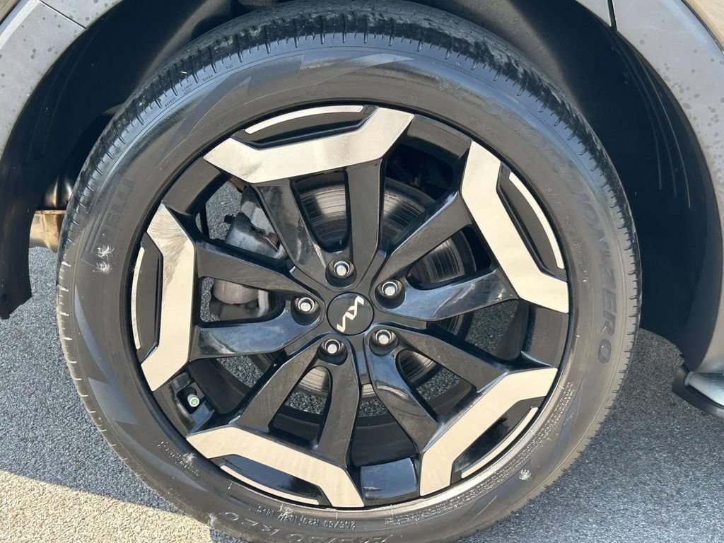 Used 2023 Kia Telluride EX w/ EX Captain's Chair Package FWD image 9