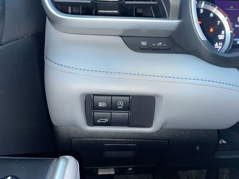 Used 2023 Toyota Highlander XLE image 26