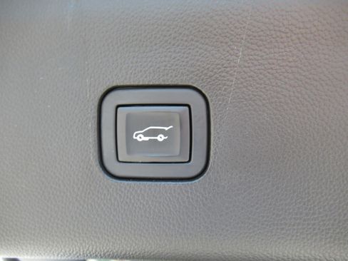 Used 2020 Buick Enclave Essence w/ Trailering Package, 5000 lbs. FWD image 32