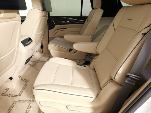 Used 2023 Cadillac Escalade Premium Luxury w/ LPO, Floor Liner Package AWD/4WD image 38