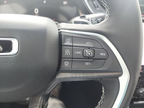 New 2025 Jeep Grand Cherokee Limited w/ Luxury Tech Group II image 15