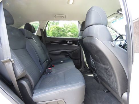 Used 2017 Kia Sorento AWD w/ LX V6 Convenience Package image 15