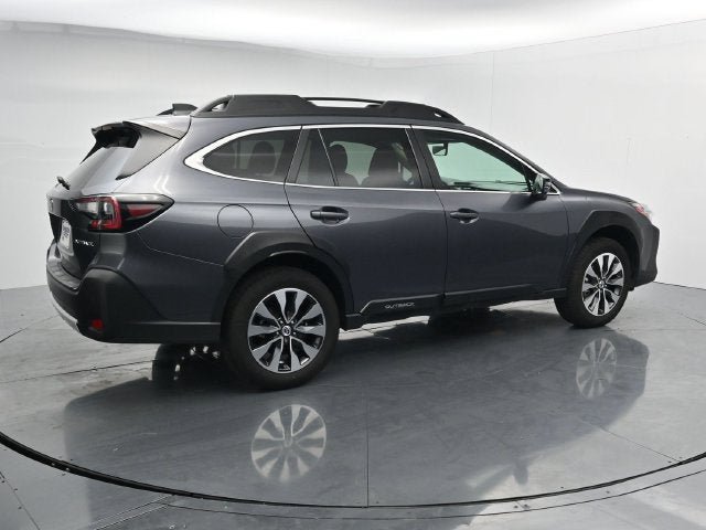 Used 2025 Subaru Outback Limited AWD/4WD image 10