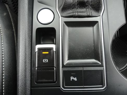 Used 2020 Volkswagen Atlas Cross Sport SE FWD image 23