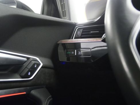 Used 2019 Audi e-tron Prestige w/ Prestige Package image 21