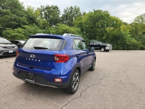 Used 2023 Hyundai Venue SEL w/ Cargo Package FWD image 10