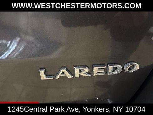Used 2021 Jeep Grand Cherokee Laredo AWD/4WD image 22