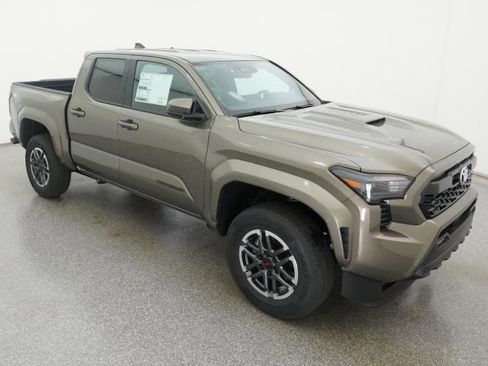 Used 2025 Toyota Tacoma TRD Sport image 16