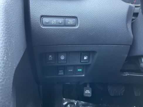 Used 2020 Nissan Rogue S image 19