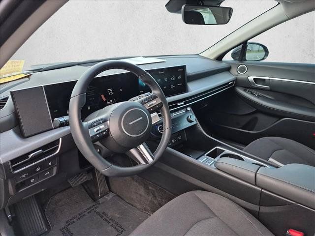Certified 2025 Hyundai Sonata SEL FWD image 10