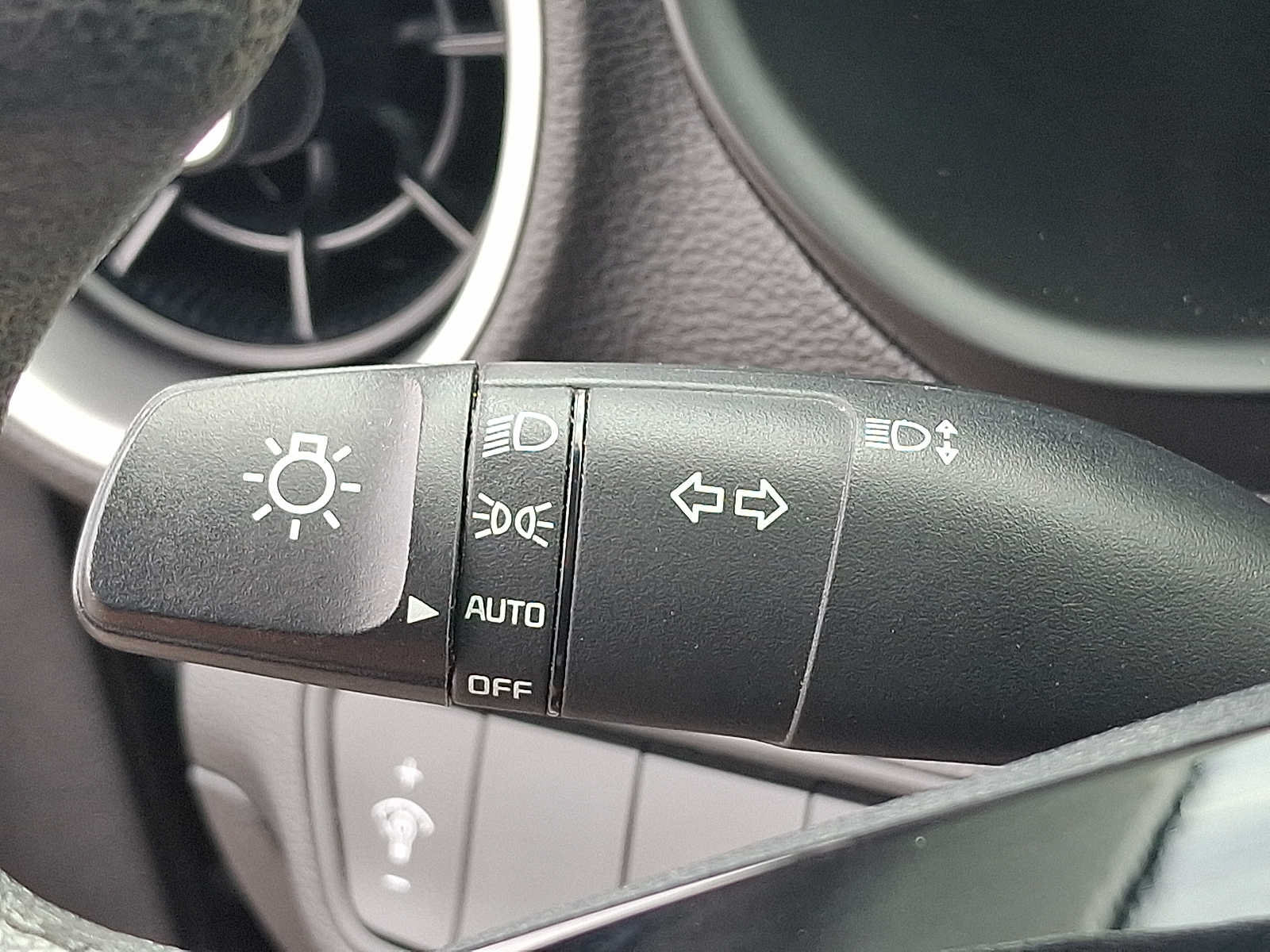 Used 2020 Kia Forte LXS FWD image 24