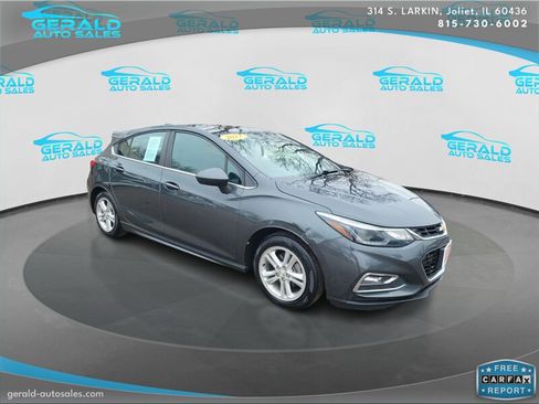Used 2017 Chevrolet Cruze LT w/ RS Package image 9