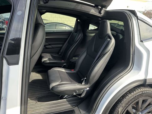 Used 2022 Tesla Model X Plaid image 16
