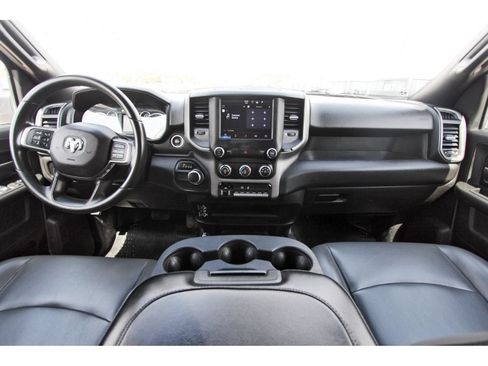 Used 2022 RAM 2500 Tradesman w/ Chrome Appearance Group AWD/4WD image 7