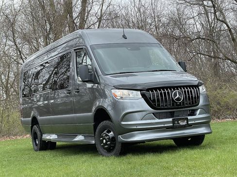 Used 2022 Mercedes-Benz Sprinter 3500 w/ Parking Package image 2