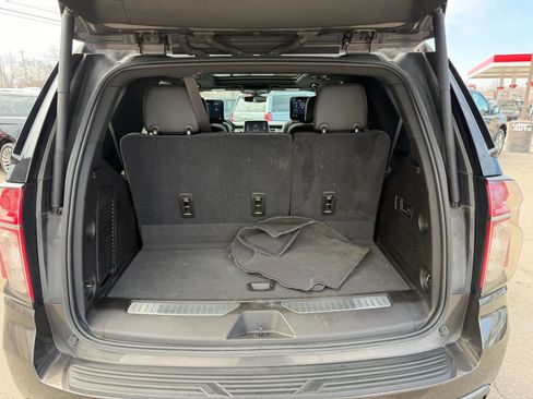 Used 2021 Chevrolet Tahoe Z71 w/ Z71 Off-Road Package image 31