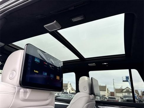 Used 2025 Cadillac Escalade V w/ LPO, ONYX Package image 20