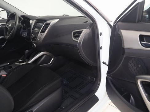 Used 2016 Hyundai Veloster w/ Option Group 02 image 35