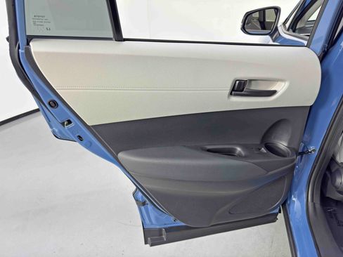 Used 2026 Toyota Corolla Cross LE image 38