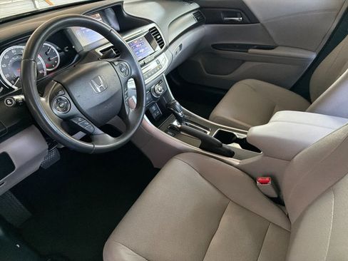Used 2014 Honda Accord Touring image 11