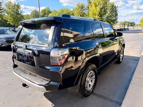 Used 2016 Toyota 4Runner Trail AWD/4WD image 3