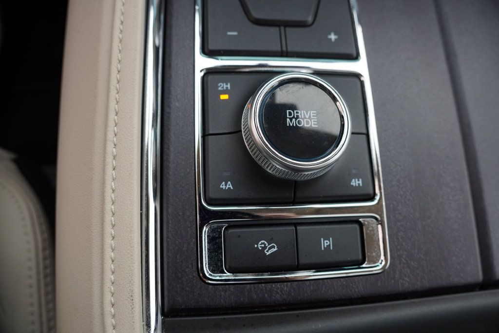Used 2024 Ford Expedition Platinum AWD/4WD image 36