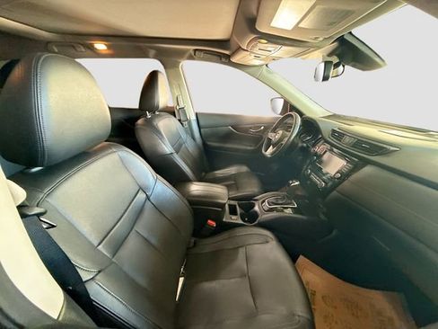 Used 2019 Nissan Rogue SL w/ Premium Package image 28