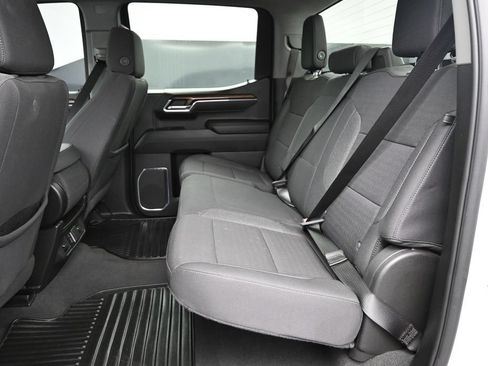 Used 2025 Chevrolet Silverado 1500 LT RWD image 19