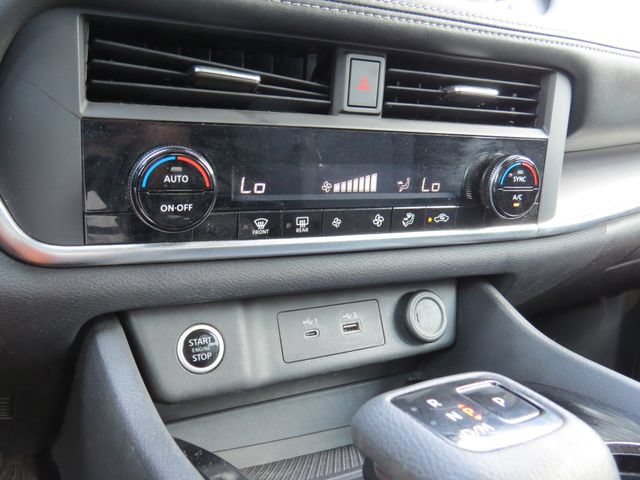 Used 2023 Nissan Rogue SV FWD image 24