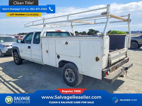 Used 2007 Chevrolet Silverado 2500 W/T w/ Skid Plate Package AWD/4WD image 3