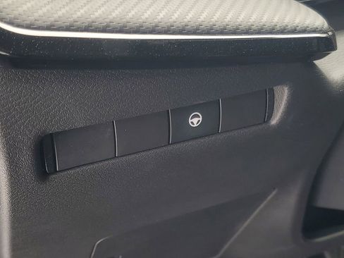 New 2026 Nissan Kicks SR image 14