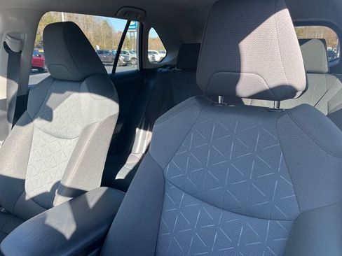 Used 2025 Toyota RAV4 XLE image 8