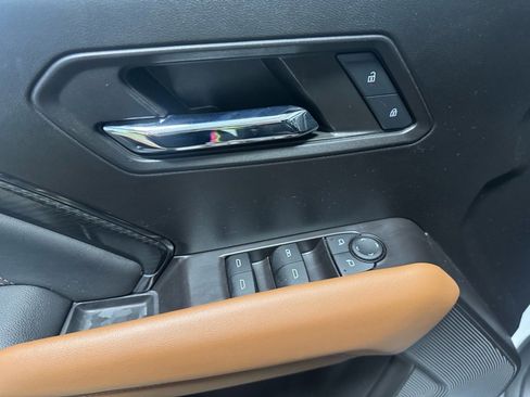 Used 2024 GMC Canyon AT4 w/ Technology Package image 17