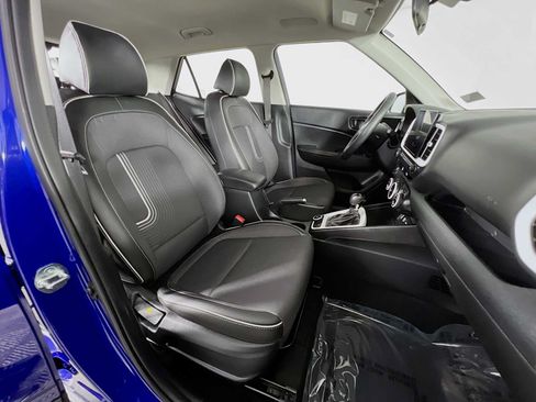Certified 2025 Hyundai Venue Limited FWD image 28