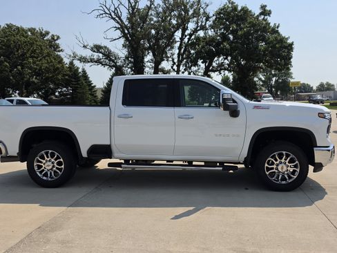 Certified 2026 Chevrolet Silverado 2500 LTZ w/ LTZ Premium Package AWD/4WD image 4