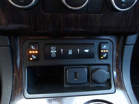 Used 2016 Chevrolet Traverse LT w/ Style and Technology Package FWD image 15