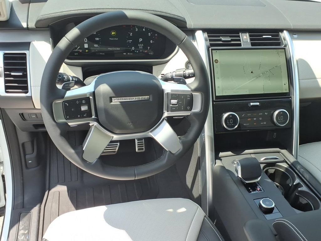 New 2026 Land Rover Discovery Limited Edition AWD/4WD image 16