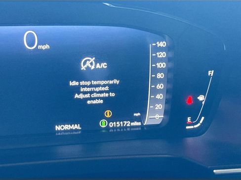 Used 2025 Honda Pilot Elite image 12