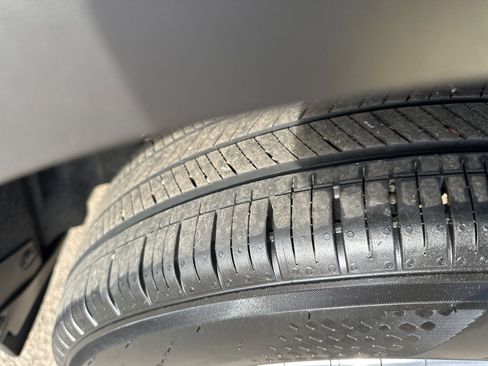 Used 2025 Nissan Kicks SV image 9